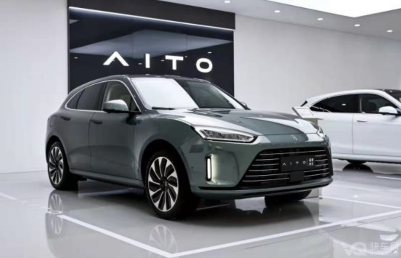 Сɷݵ绰ϢʽM5泵ͣȻһдSUV