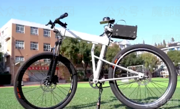 天才少年造无人自行车引关注 网友扒出某宝同款：真是自己搞定的吗？
