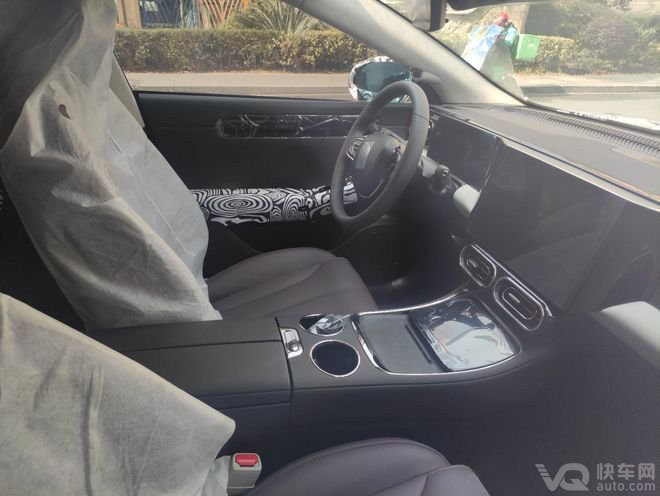 续航700km/零百加速3秒 零跑C01细节图发布