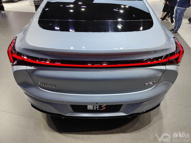 入局轿跑市场 哪吒S将于北京车展开启预售