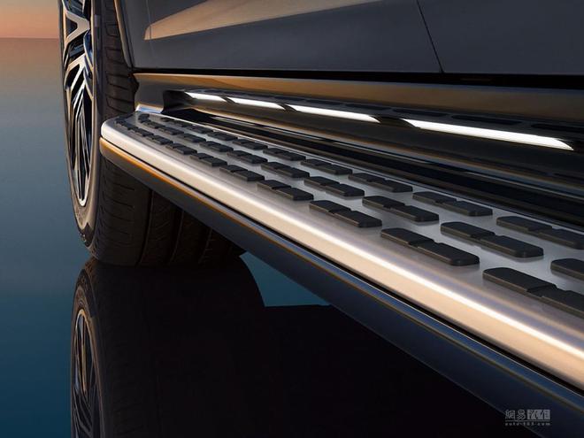 奔驰EQS SUV将19日首发 外观设计已经曝光