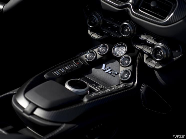 ˹١ V12 Vantage 2022 Roadster
