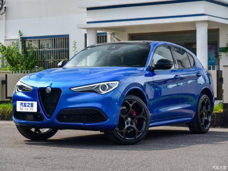 阿尔法·罗密欧 Stelvio 2022款 2.0T 280HP Veloce