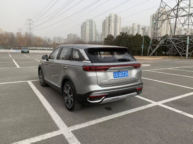 新款奔腾T77/T99实拍 造型更大气时尚